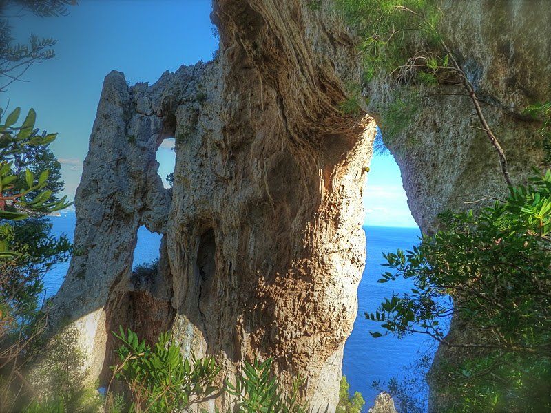 Скала Arco Naturale