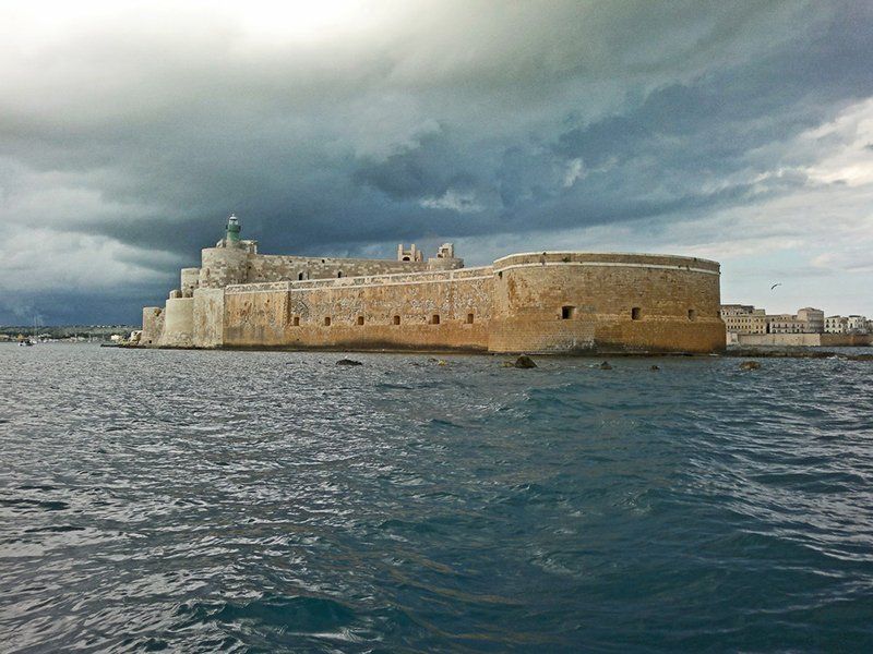 Замок Кастелло Маниаче