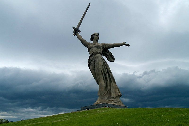 Скульптура Родина-мать зовет!