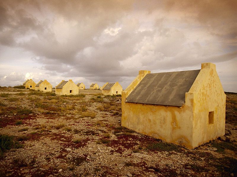 Хижины рабов вдоль солевых ферм