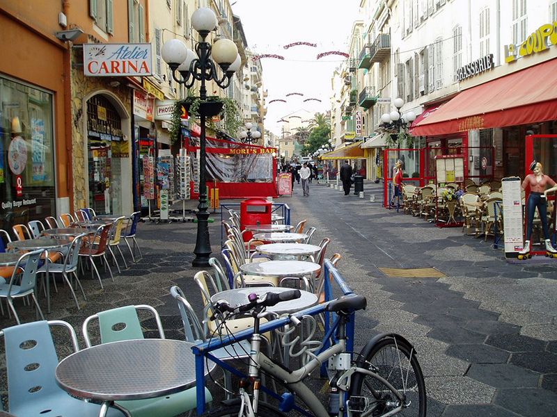 Улица Rue de France в центре Ниццы