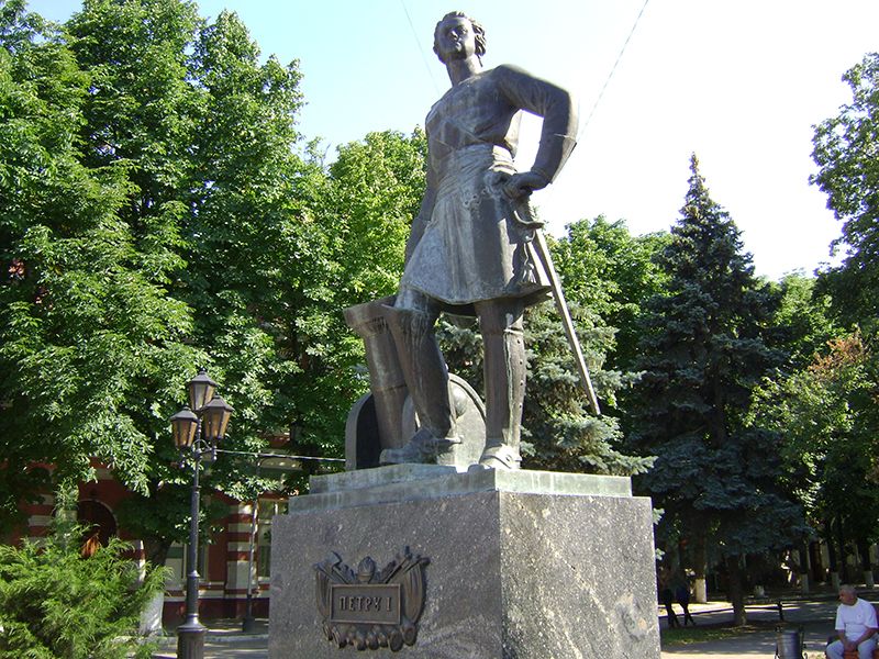 Памятник Петру I