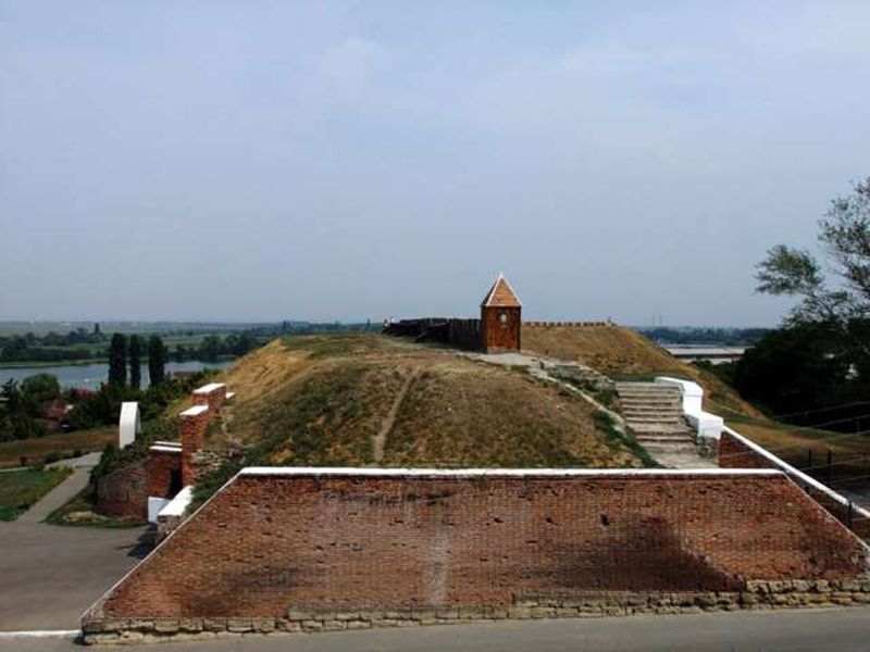 Старинные крепостные валы