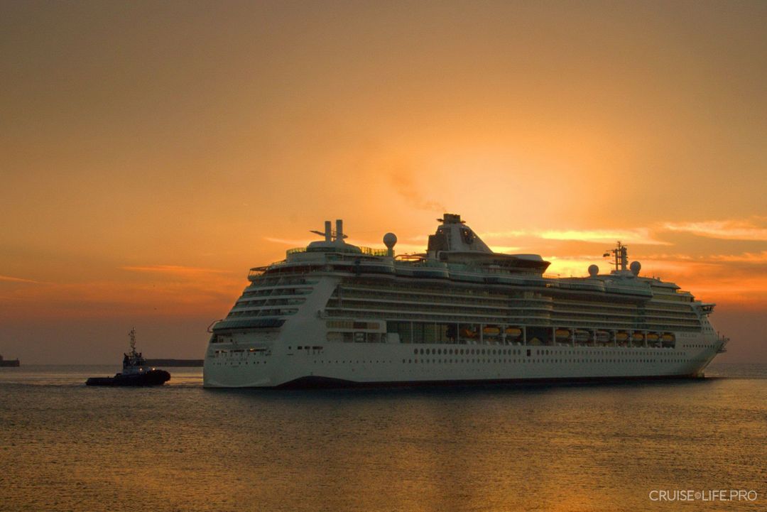 Лайнер недели: Jewel of the Seas! Круизы от 688$/чел.!