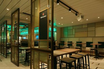 022_1599x1066_costa-toscana-heineken-bar