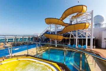 Luxembourg Jacuzzi | Costa Favolosa
