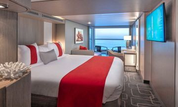 003_1600x960_celebrity-xcel-balcony-stateroom