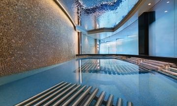 010_1600x960_celebrity-xcel-hydra-pool