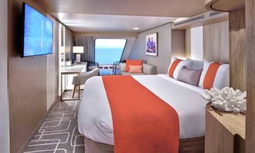 013_1600x960_celebrity-xcel-deluxe-outside-stateroom