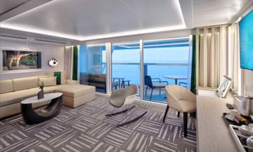 020_1600x960_celebrity-xcel-royal-suite