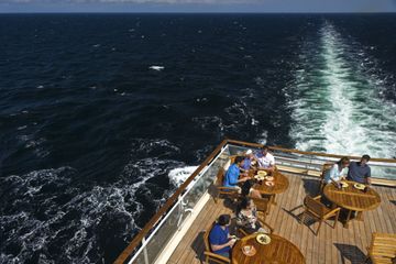 CEL_Aft_Deck_Celebrity_Constellation_7938