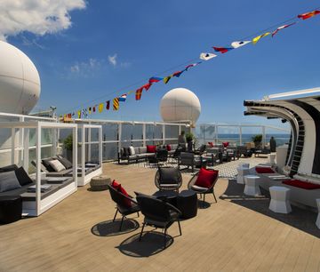 EQ19-RetreatSunDeck1R