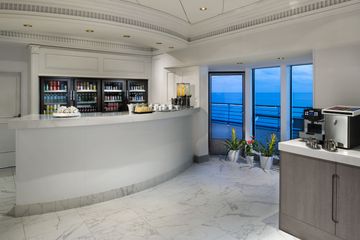 ML19-TheRetreatLounge6R