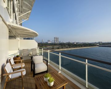 ML19-RoyalSuite-BalconyR