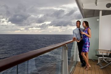 CEL_SL_balconycouple2_1600_rev02