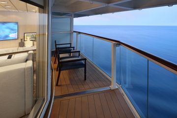 ML19-CelebritySuite-BalconyR