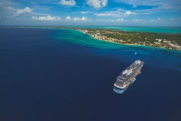 RCI_AN_GoH_Sage_Grand Cayman_Ship_Aerial_067_RET_CMYK