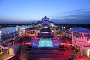 RCI_AN-PoolDeckNightF