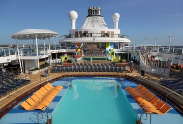 RCI_AN_PoolDeckF