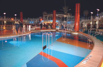 RCI_Freedom_NightPool_2