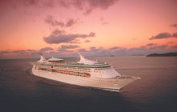 RCI_Grandeur_ExteriorSky_UR