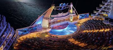 RCI_HM_MU22703_RESS_Main_Tile_Aquatheater_SDE_2-crop