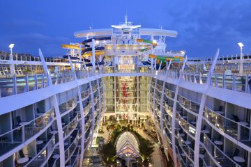 RCI_HM_Deck15FwdNightR