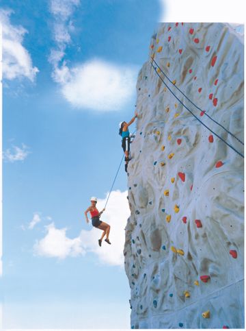RCI_Jewel_WomenClimbing_2