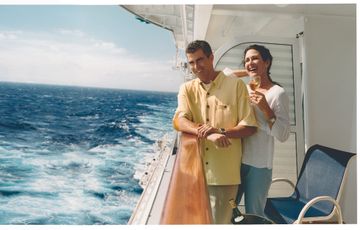 RCI_Jewel_BalconyCouple