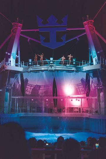 RCI_SY_Aqua_Theater_04_Show2_0592_V1_RET_CMYK