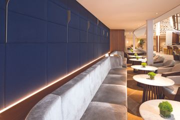 EG19-WallGrandPlaza027