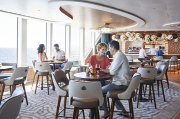 17_DISCOVERY-LOUNGE-BAR_10910R
