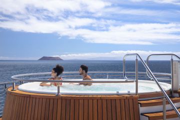 06B_JACUZZI_3374R
