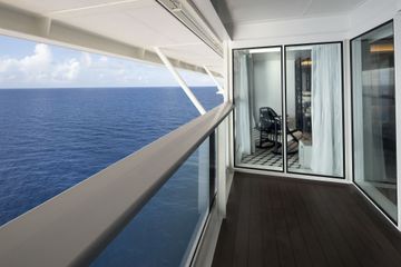 EG18-RoyalSuite-BalconyR