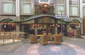 RCI_Mariner_VintagesLounge_2