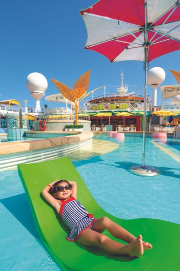 RCI_NV_CC_JSFamily_032019_PoolDeck_139_RET_CMYK