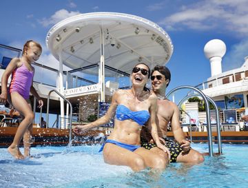 RCI_QNLifestyle_Main_Pool__H2OZone-01