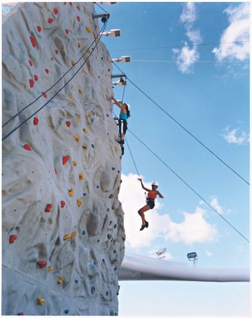 RCI_Radiance_WomenClimbing