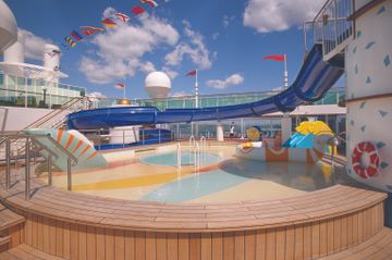 RCI_Serenade_AOWaterslides
