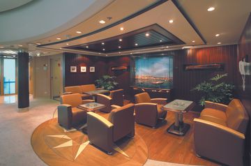 RCI_Serenade_YachtClub