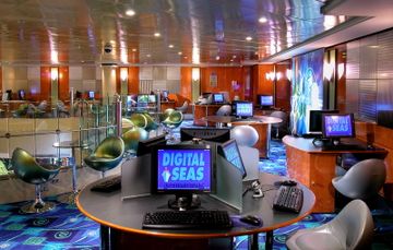 Интернет кафе (Internet Cafe)