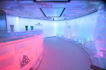 Ледяной бар (SVEDKA Ice Bar)
