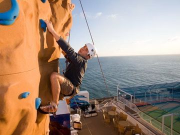 Скалодром (Rock Climbing Wall)