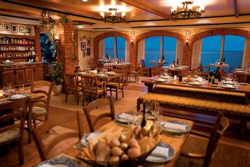 Итальянский ресторан (La Cucina Italian Restaurant)