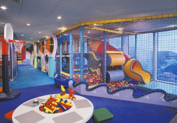 Детский клуб (Charlie's Child Care Center)