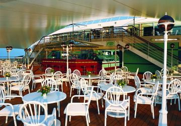 Открытое кафе (Great Outdoor Cafe)
