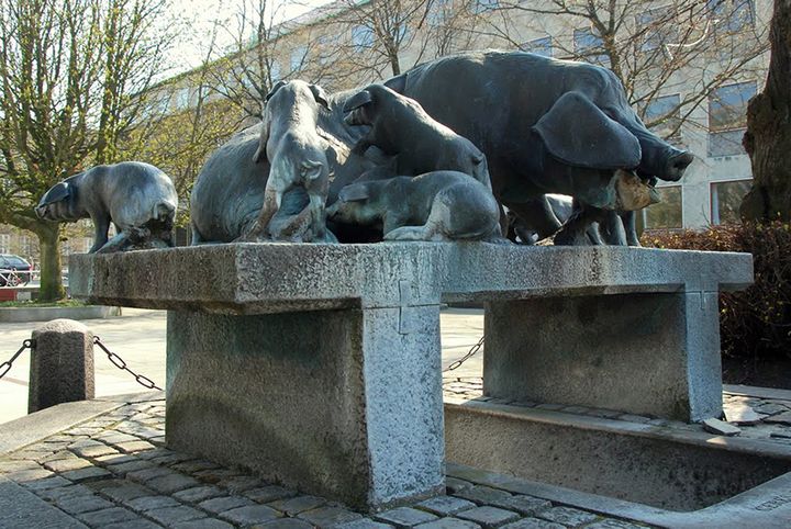 PigsSculpture — Архус, Дания