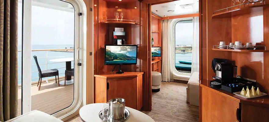 Сьют "2-Bedroom Family Suite with Large Balcony"