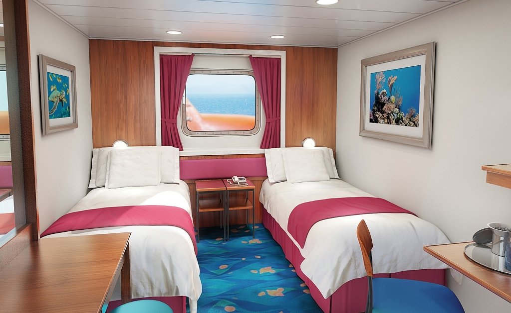 Каюта с окном "Obstructed Oceanview Stateroom"