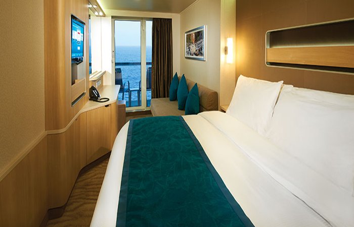 Каюта с балконом "Spa Balcony Stateroom"